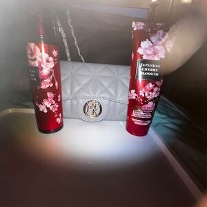 Elegant White Quilted Shoulder Bag